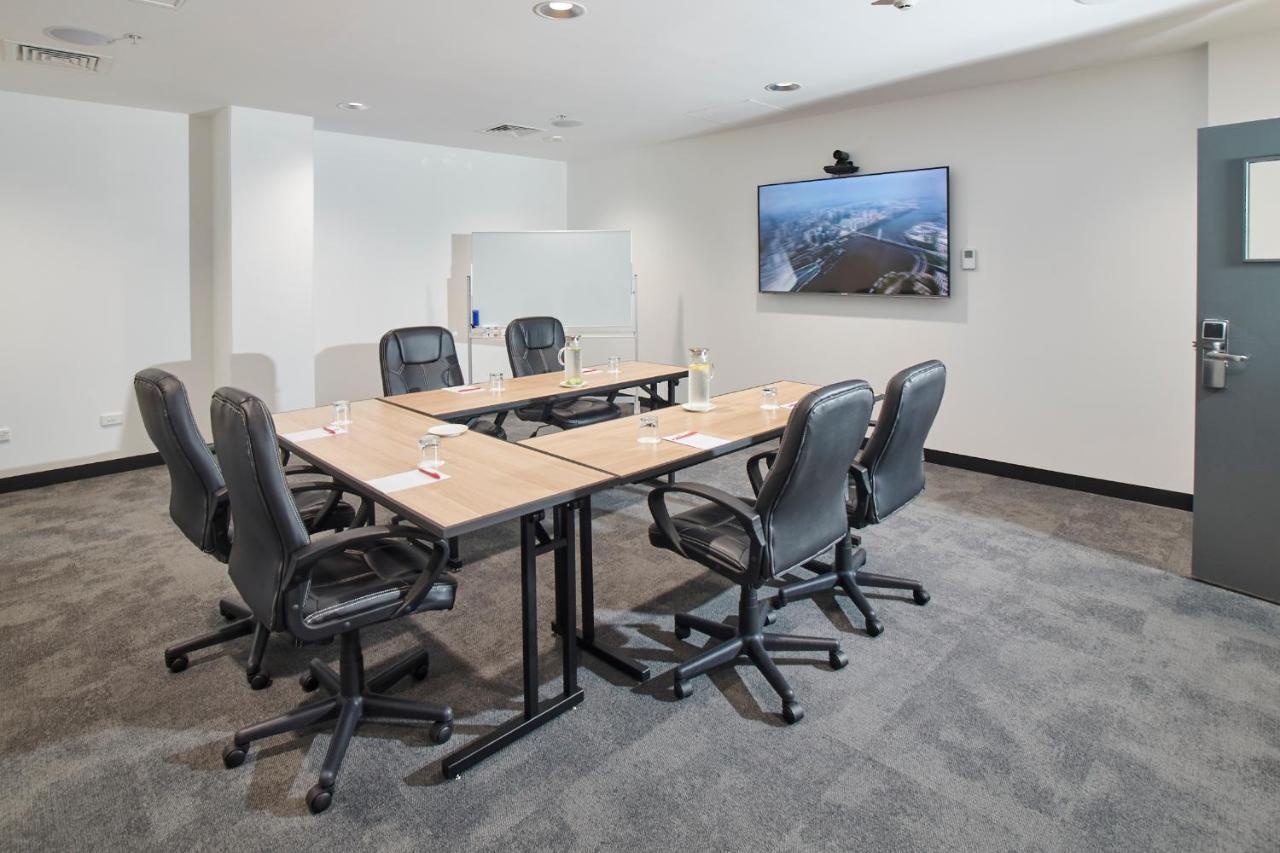 Отель Ibis Hamilton Tainui Экстерьер фото