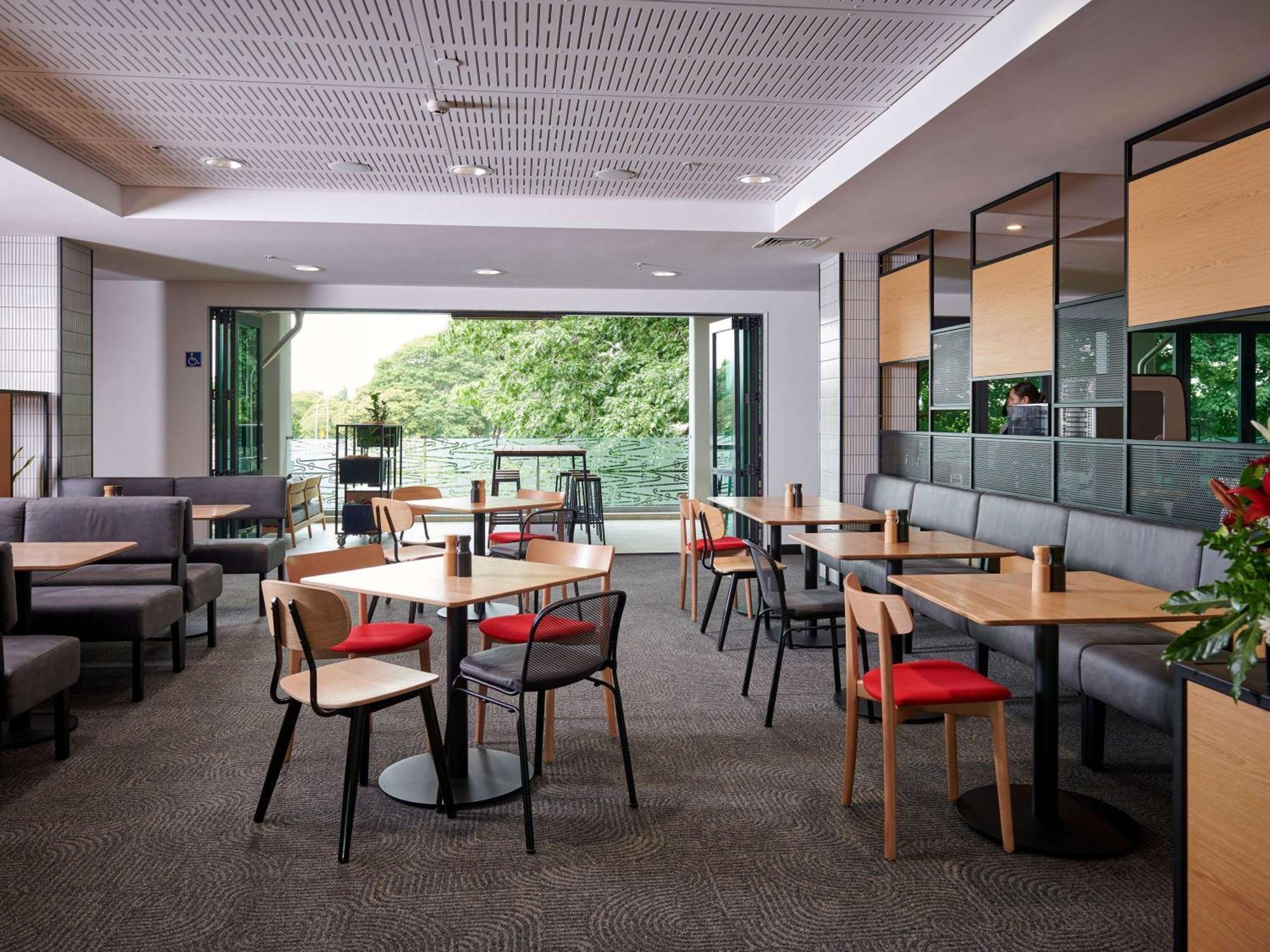 Отель Ibis Hamilton Tainui Экстерьер фото